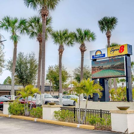 Hotel Super 8 By Wyndham St. Petersburg Extérieur photo