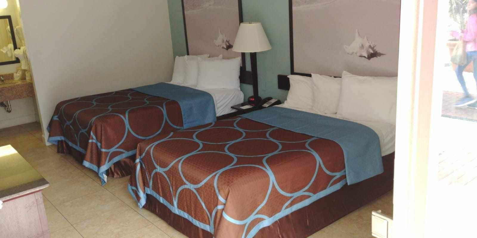 Hotel Super 8 By Wyndham St. Petersburg Extérieur photo