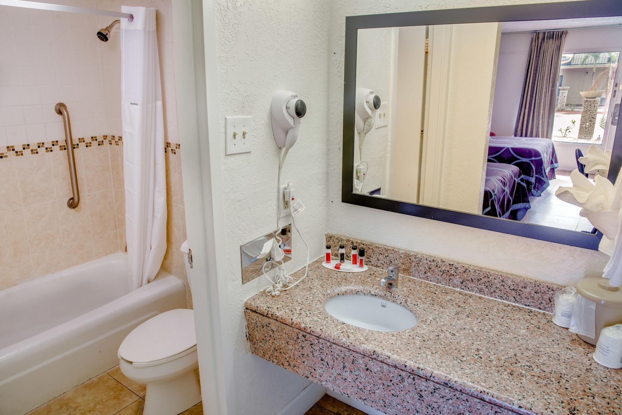 Hotel Super 8 By Wyndham St. Petersburg Extérieur photo